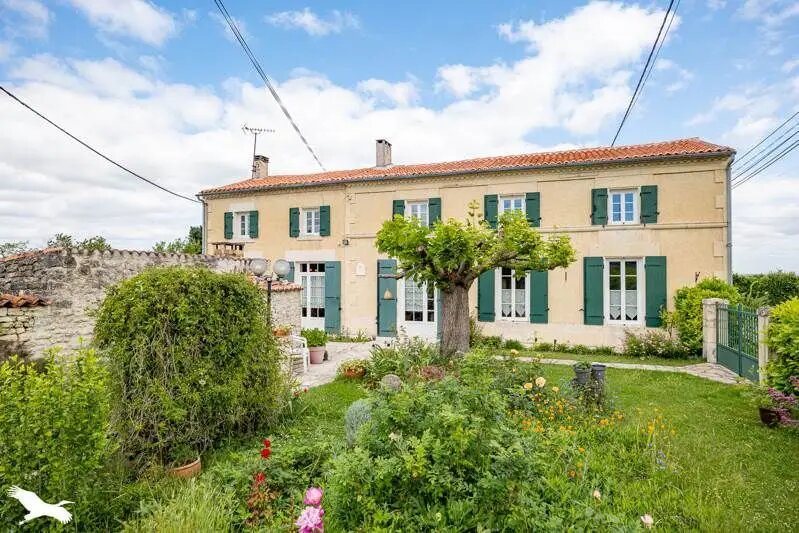 Maison à vendre, 157m², Lozay