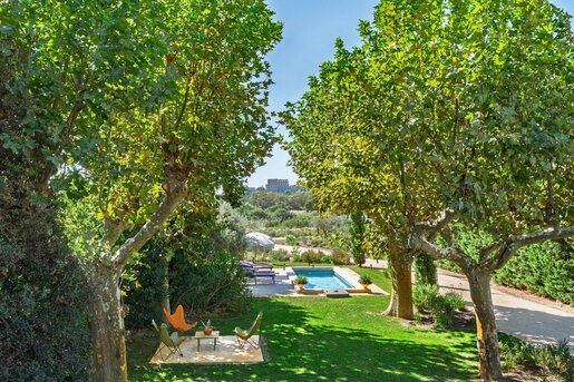 Maison 11 pièces · à Fontvieille · 1 995 000 €