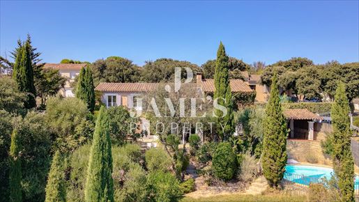 Maison 8 pièces 200 m² · à Eyragues · 200 m² · 945 000 €
