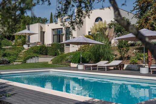 Maison 5 pièces 225 m² · à Roussillon · 225 m² · 2 250 000 €