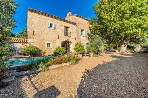 Maison 9 pièces 510 m² · à Paradou · 510 m² · 2 480 000 €