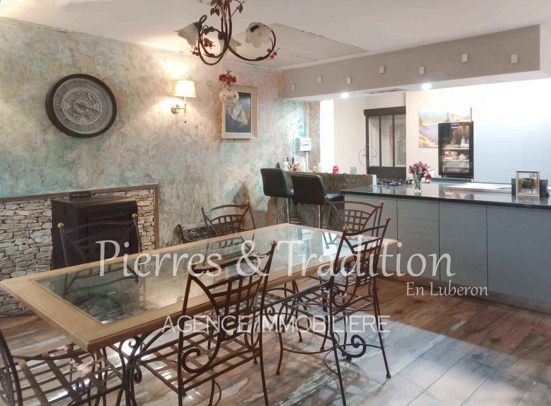 Maison à vendre, 227m², Céreste-en-Luberon