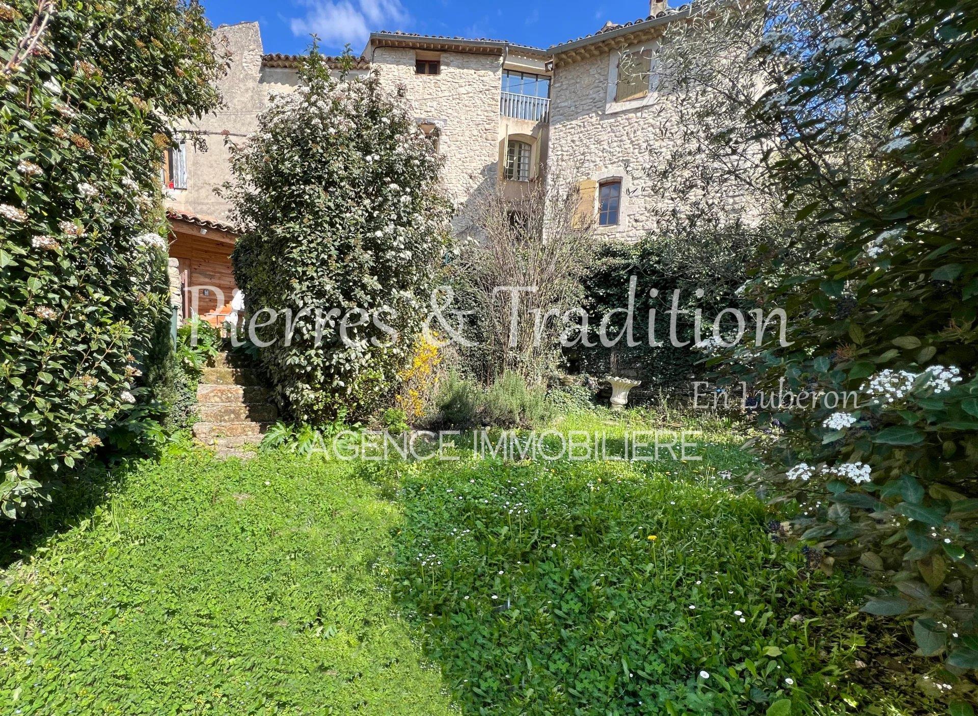 Maison à vendre, 117m², Saignon