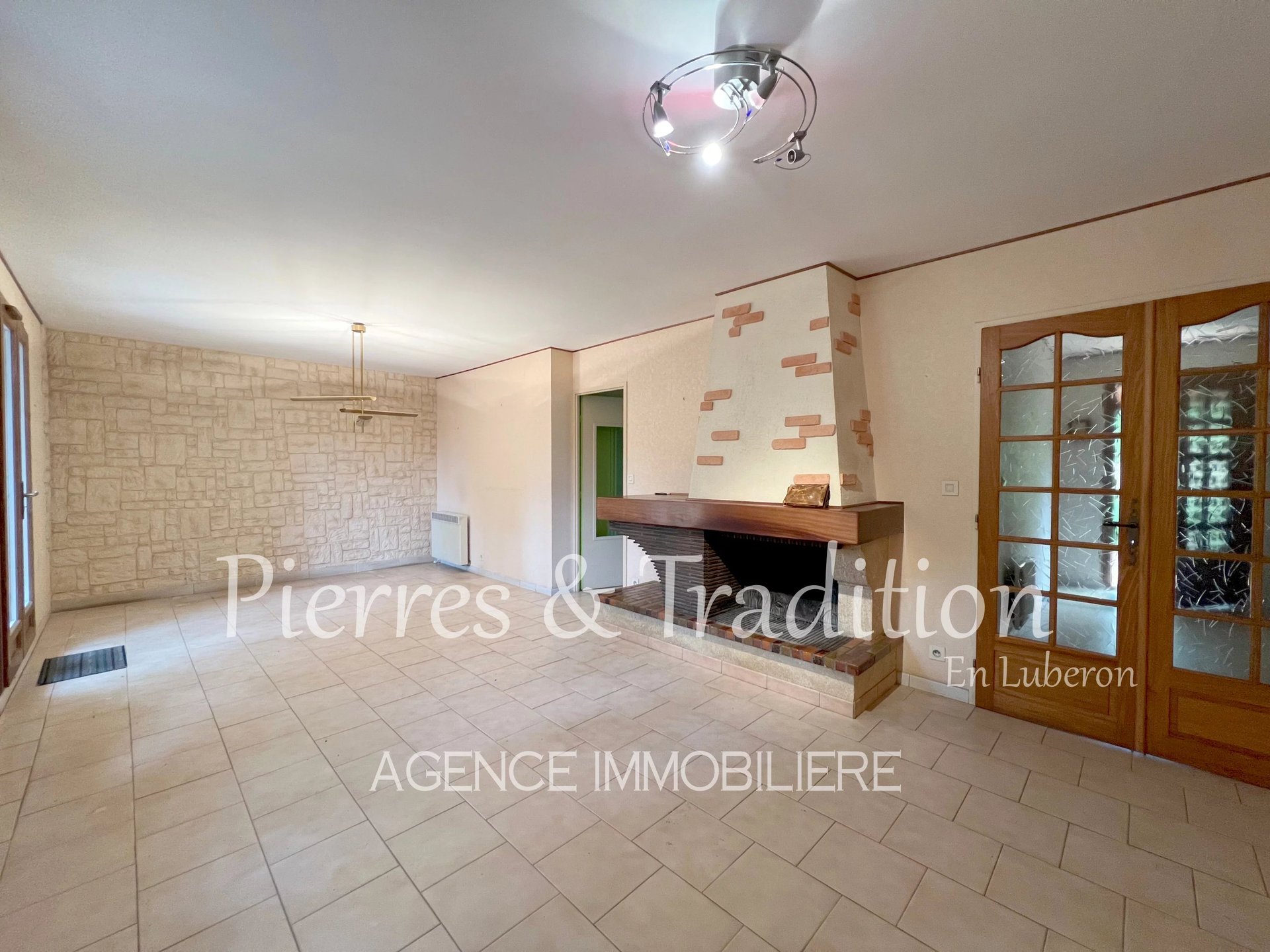 Maison à vendre, 131m², Saint-Saturnin-lès-Apt
