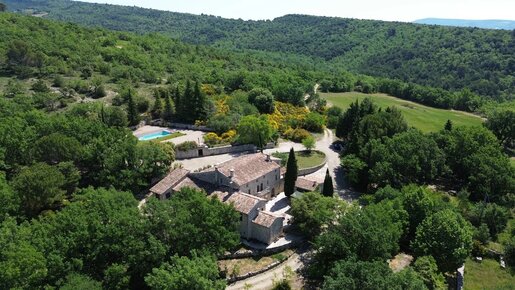 Maison 482 m² · à Reillanne · 482 m² · 875 000 €