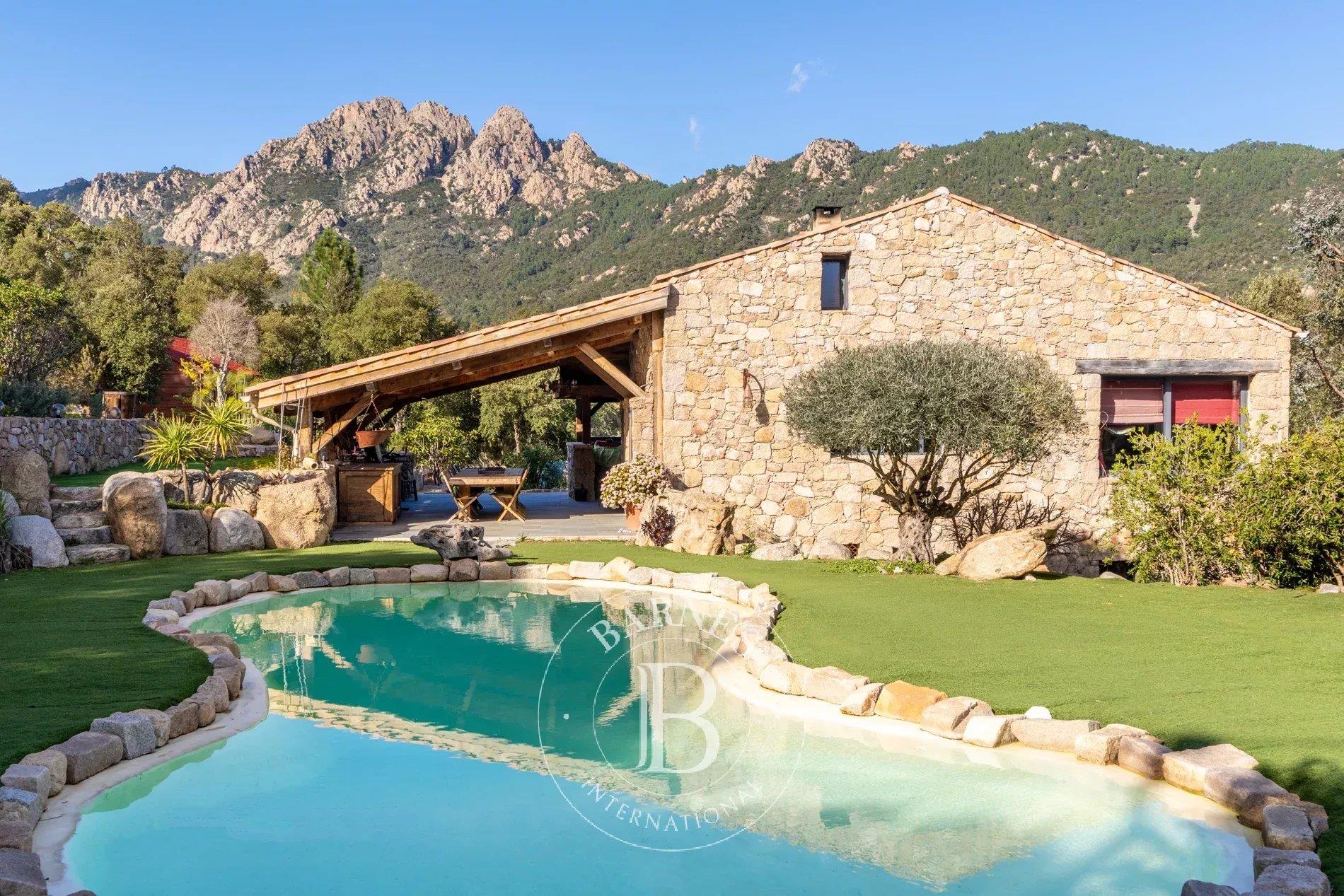 Maison à vendre, 180m², Sainte-Lucie de Porto-Vecchio