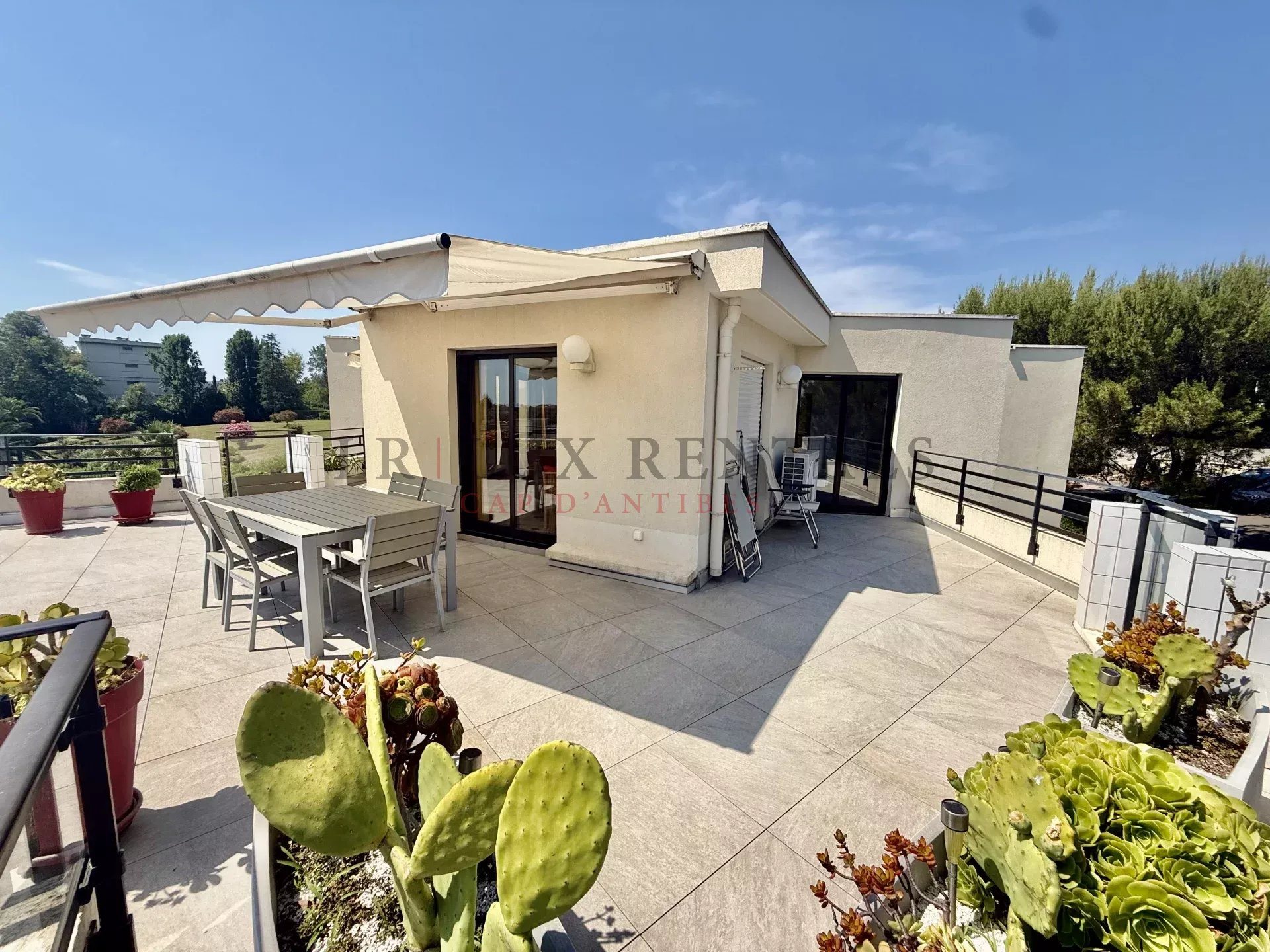 Appartement à louer, 90m², Antibes