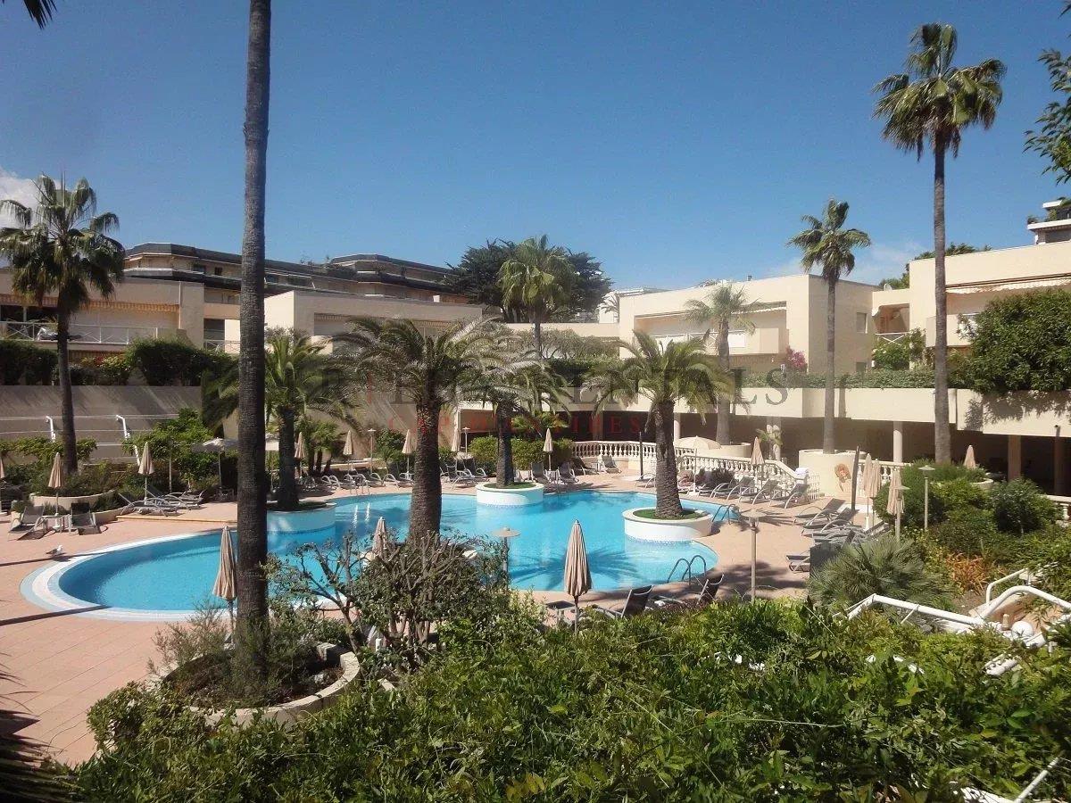 Appartement à louer, 87m², Antibes