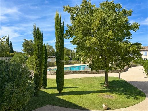 Appartement 3 pièces 61 m² · à Saint-Rémy-de-Provence · 61 m² · 387 000 €