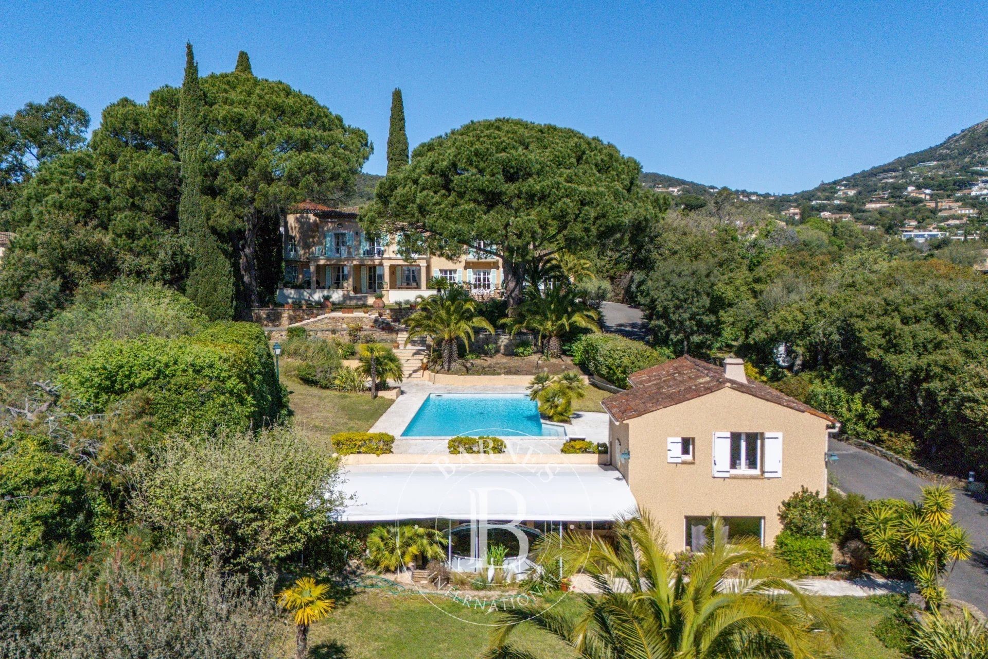 Maison à vendre, 395m², Grimaud
