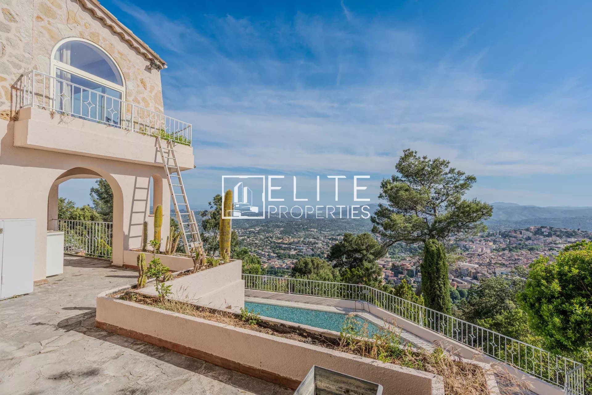 Maison à vendre, 250m², Grasse