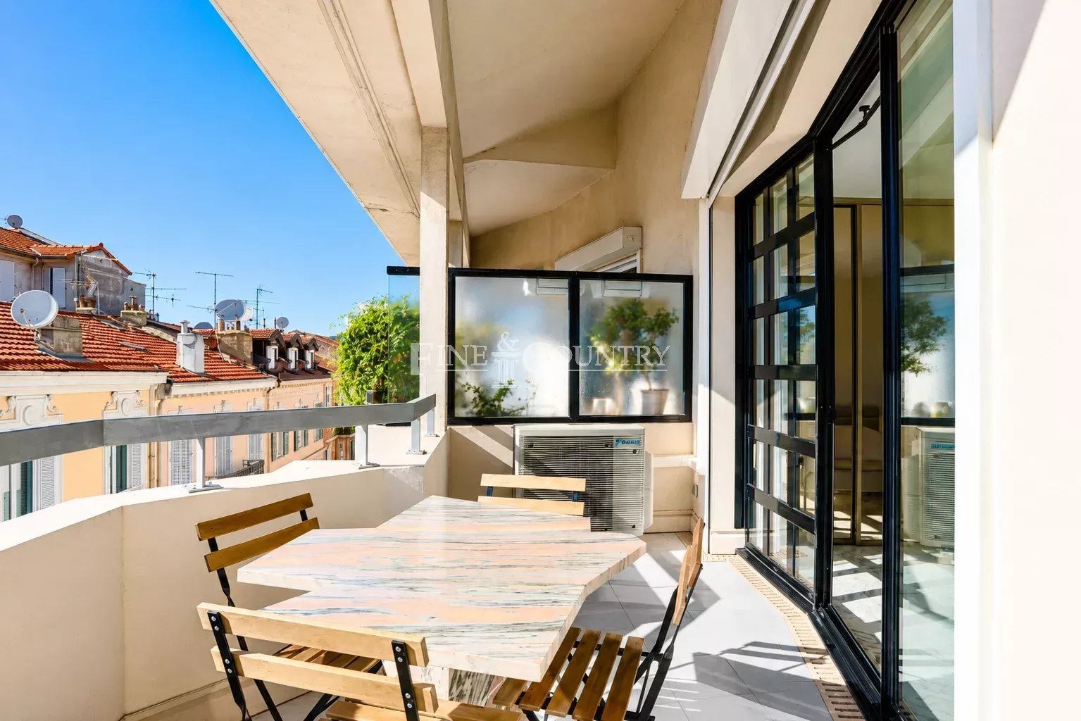 Appartement – Cannes, La Lepre - Plus