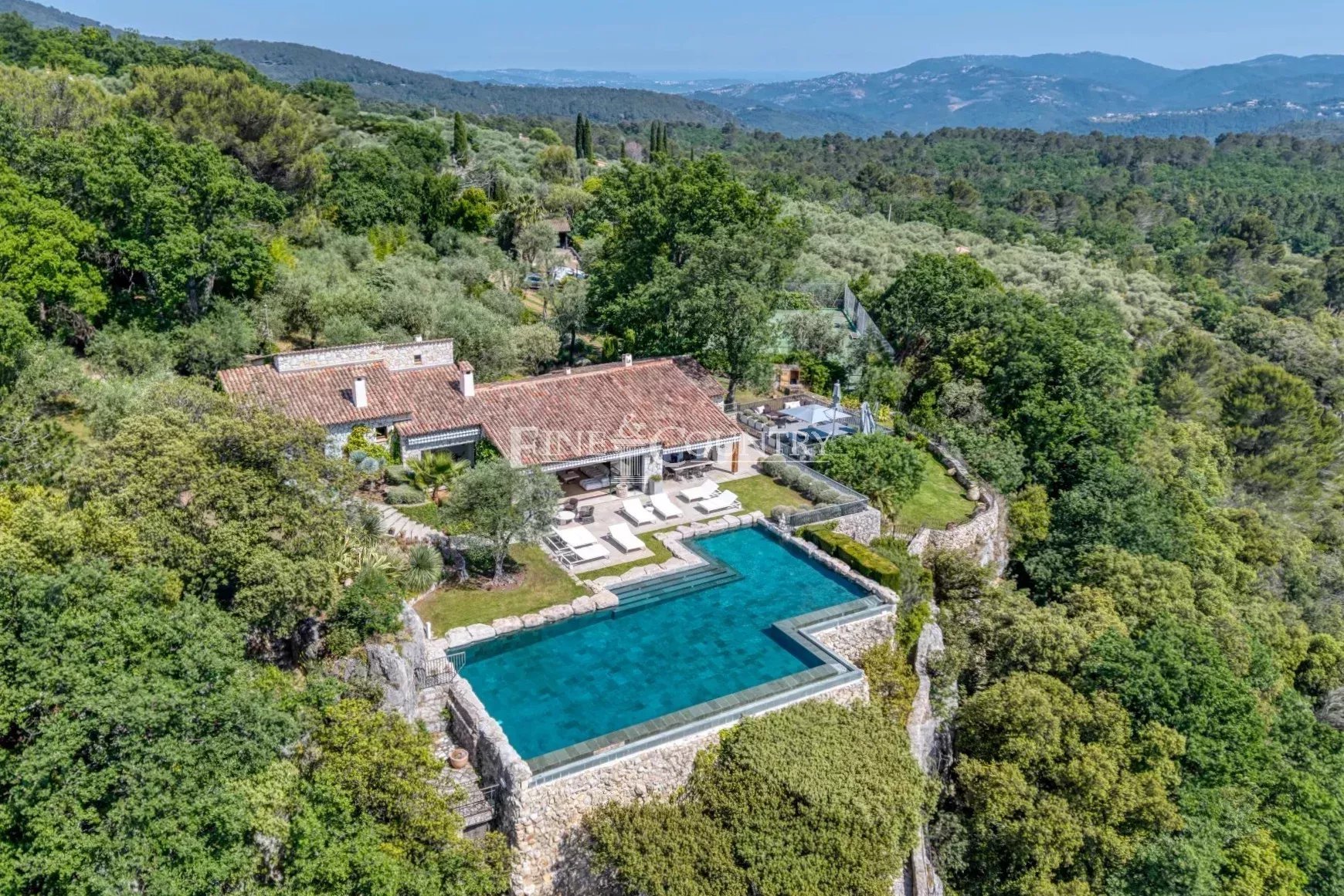 Maison à vendre, 327m², Saint-Cézaire-sur-Siagne