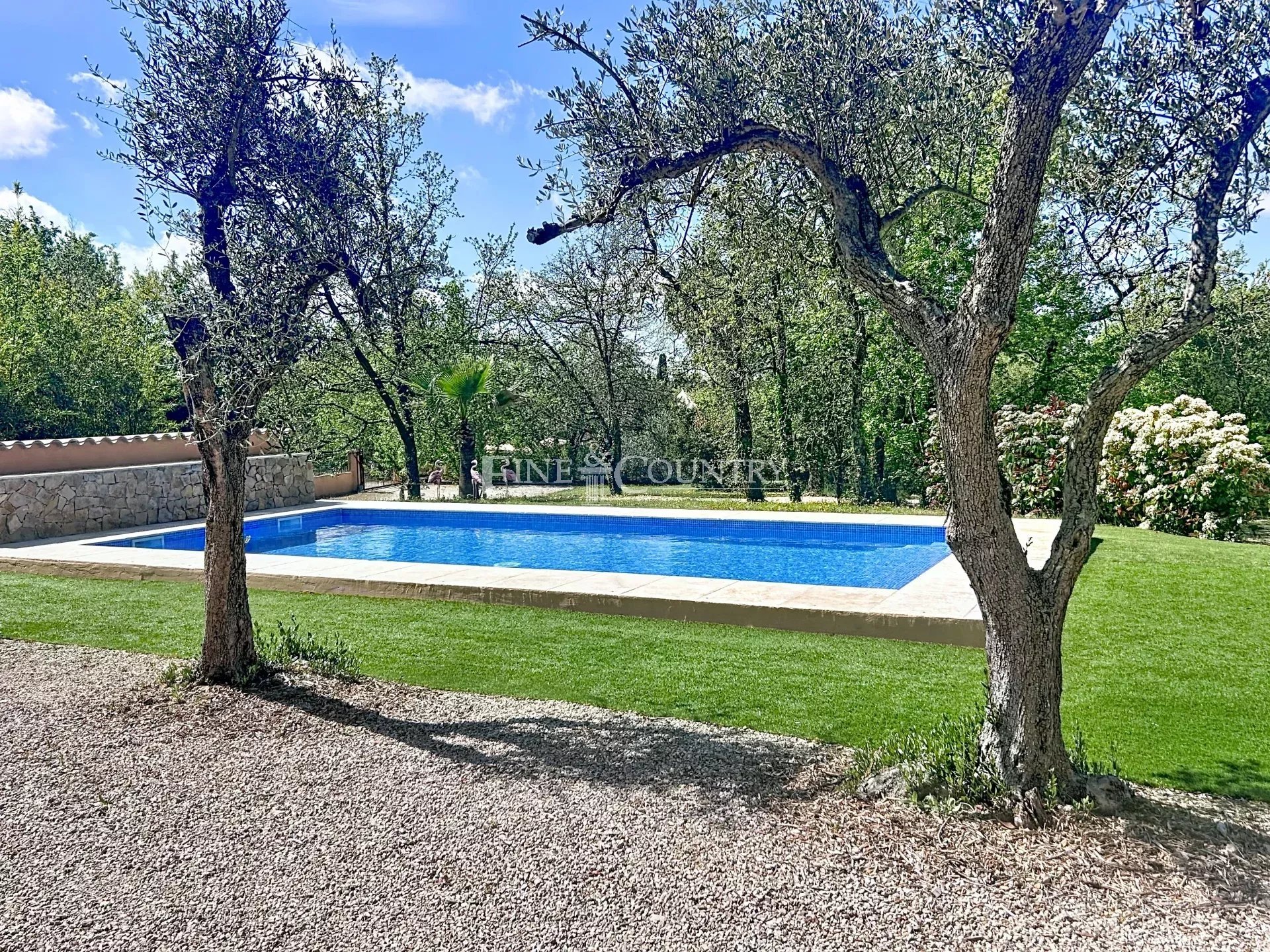 Maison à vendre, 240m², Saint-Cézaire-sur-Siagne