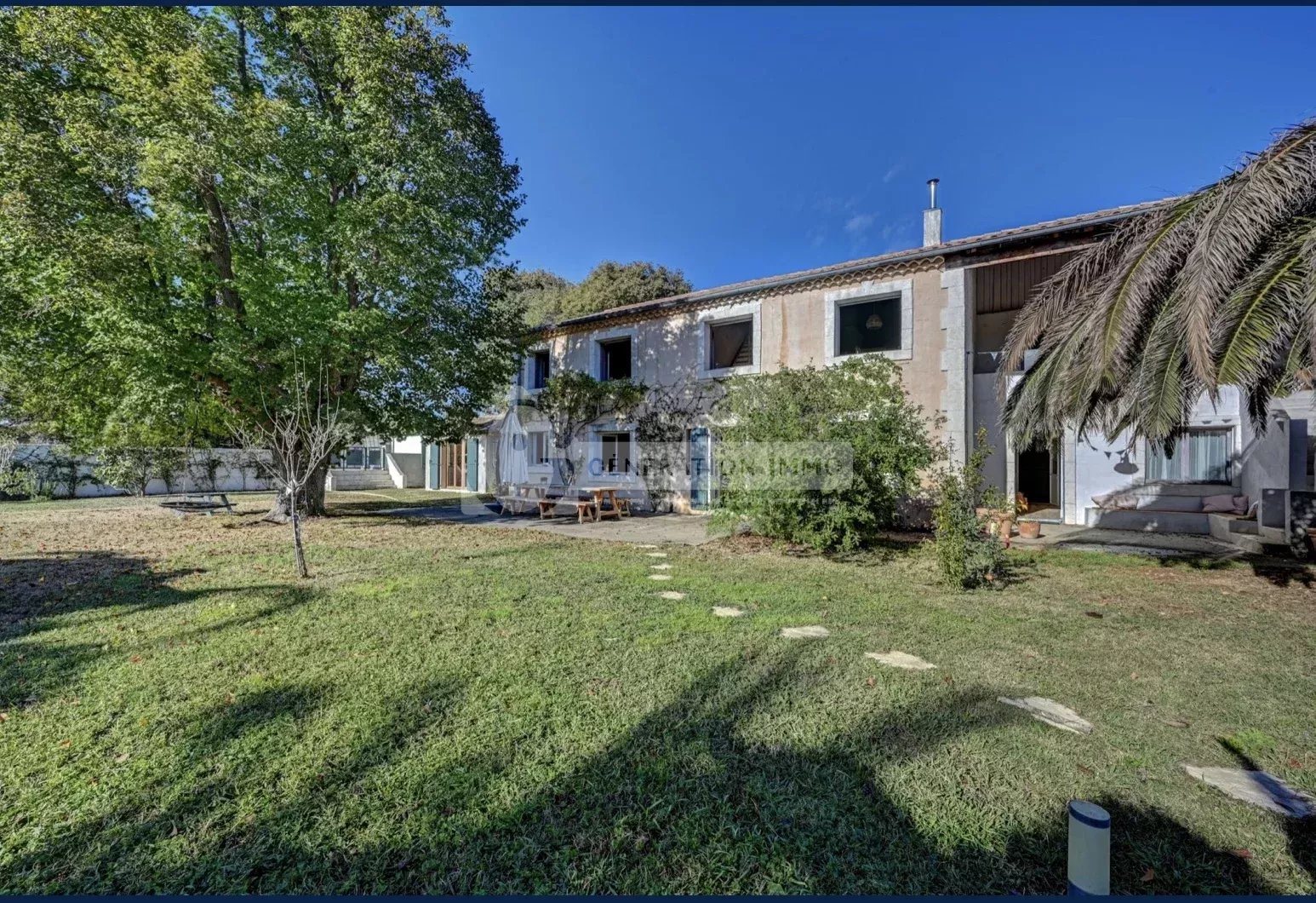 Maison à louer, 340m², Raphèle-lès-Arles