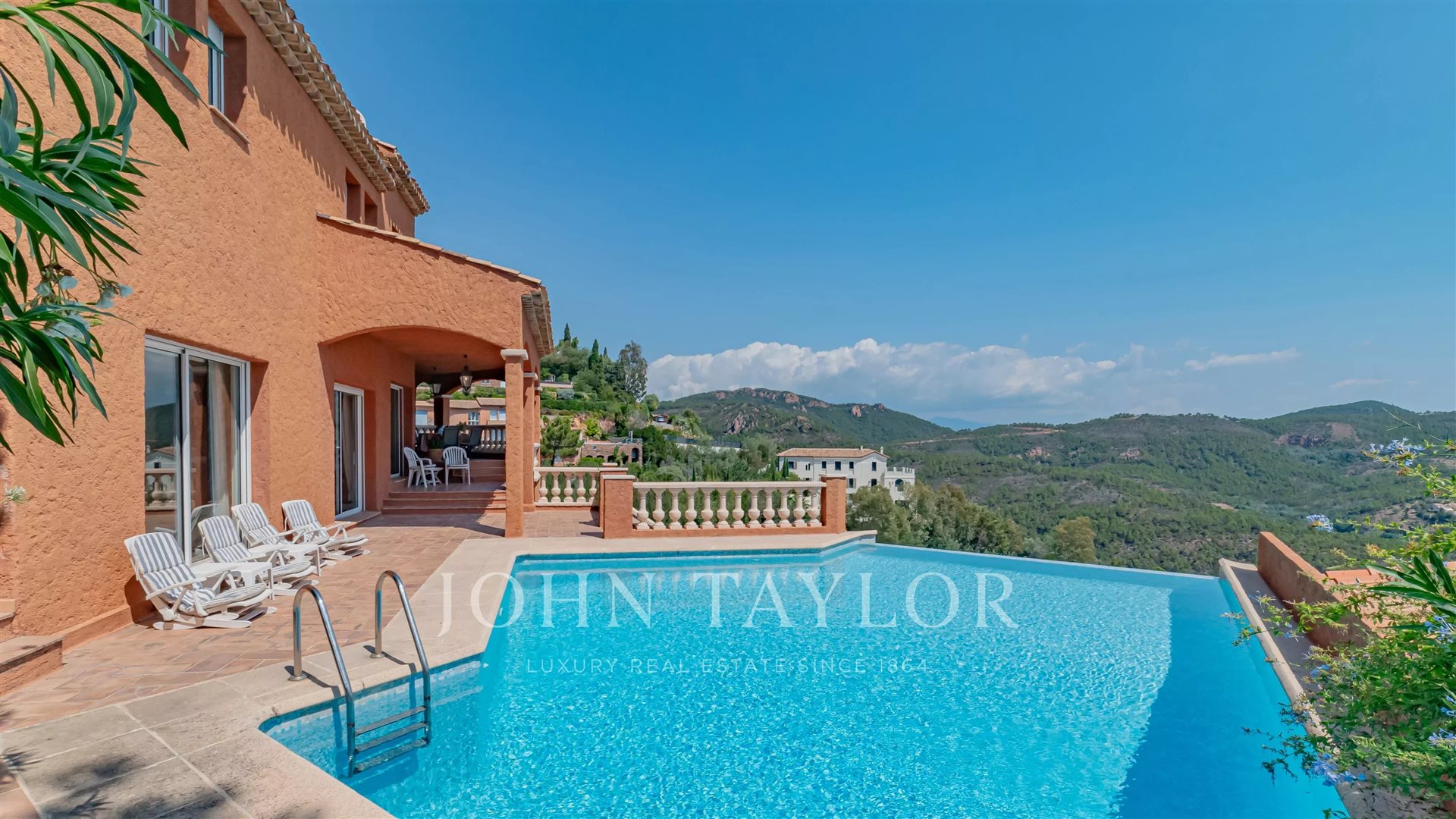 Maison à vendre, 373m², Théoule-sur-Mer