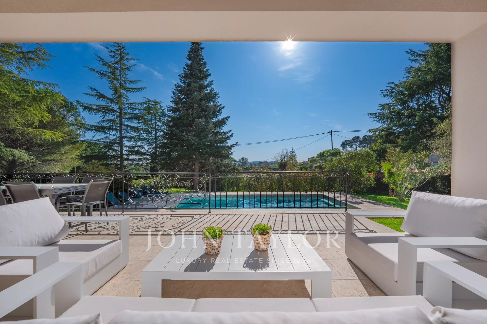 Maison à vendre, 260m², Châteauneuf-Grasse