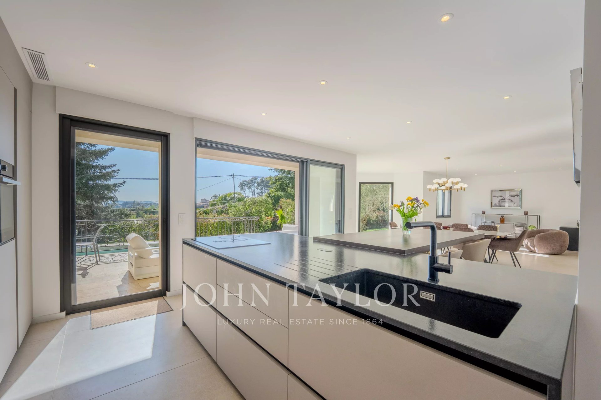 Maison à vendre, 260m², Châteauneuf-Grasse