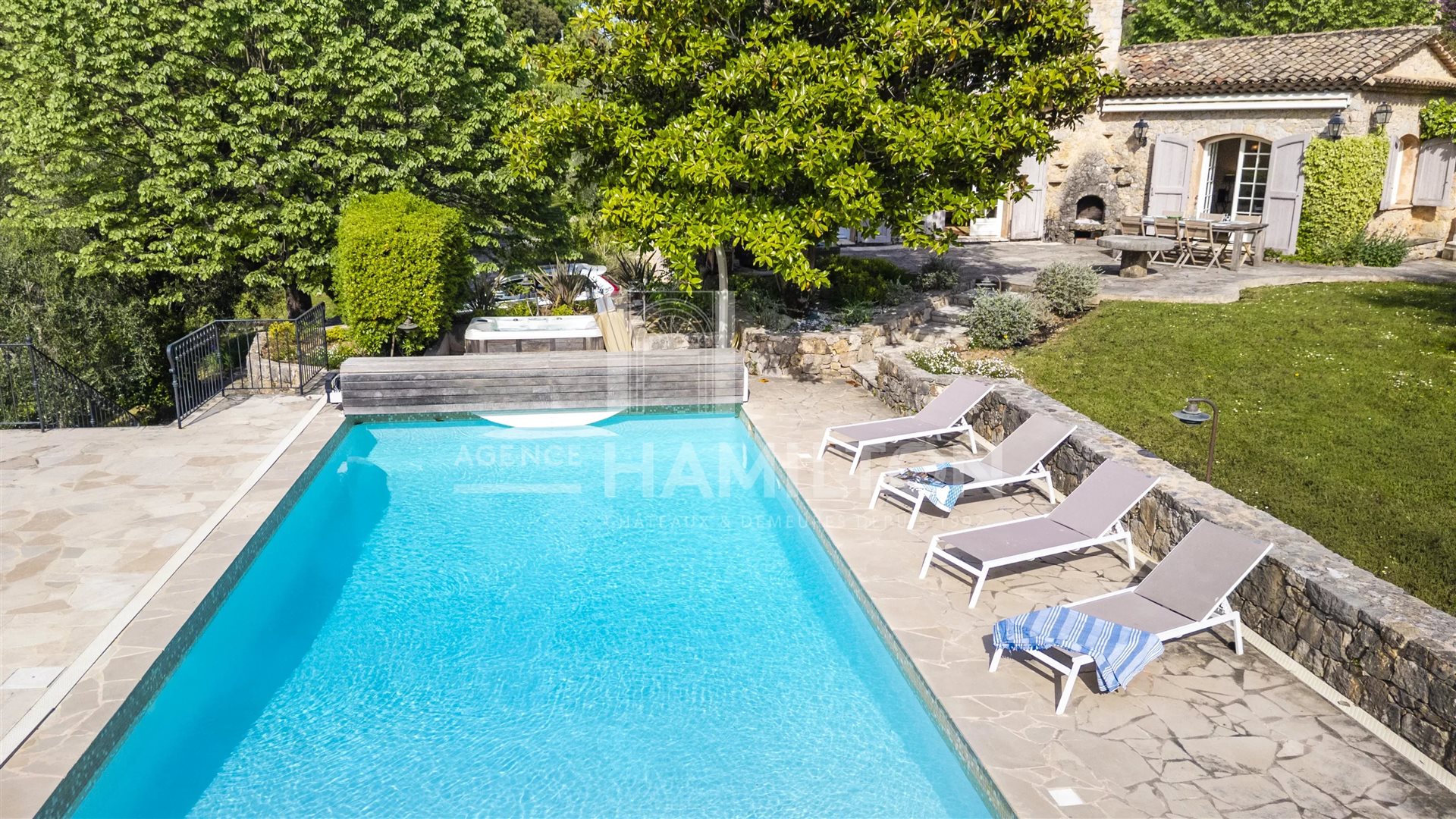 Maison à vendre, 243m², Grasse