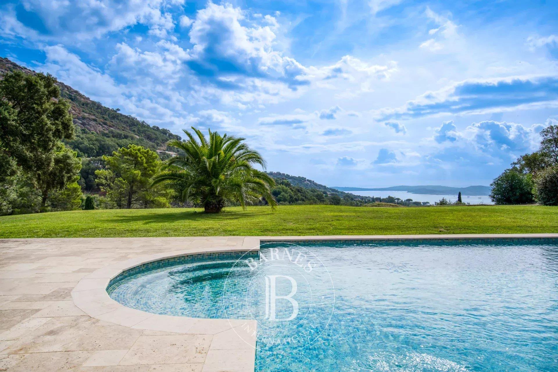 Maison à vendre, 200m², Grimaud