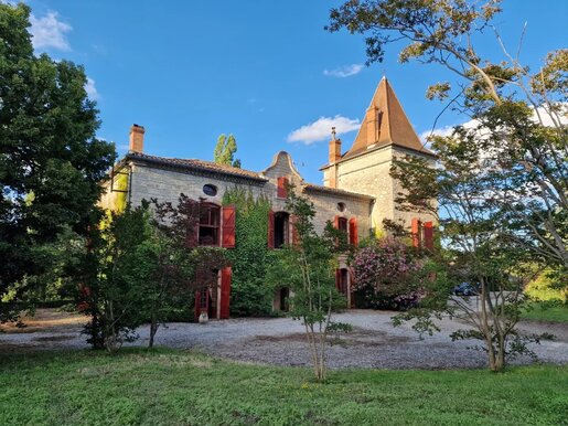 Maison 15 pièces 600 m² · à Saint-Paul-Cap-de-Joux · 600 m² · 640 000 €