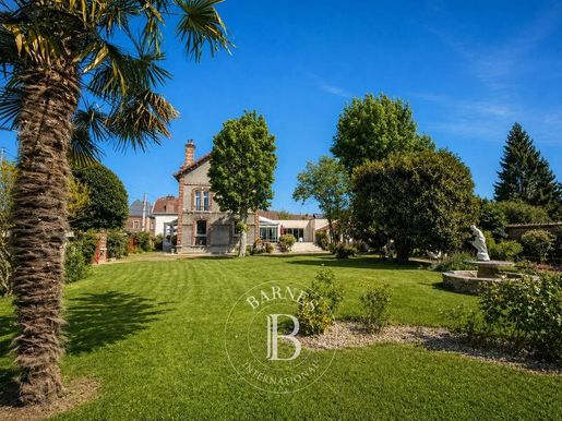Maison 10 pièces 245 m² · à Gisors · 245 m² · 780 000 €