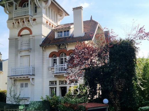 Maison 8 pièces 149 m² · à Enghien-les-Bains · 149 m² · 725 000 €