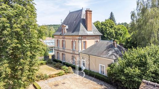 Maison 7 pièces 310 m² · à Roinville · 310 m² · 1 300 000 €