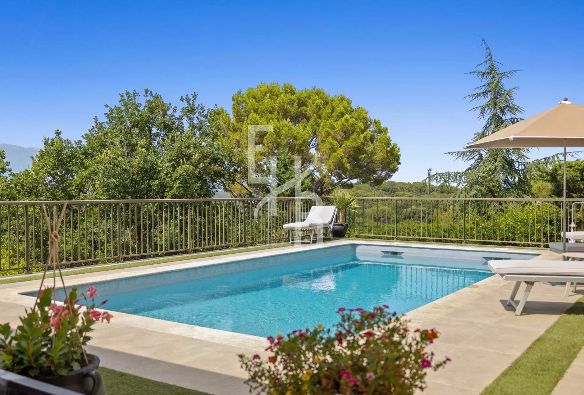 Maison à vendre, 255m², Vallauris
