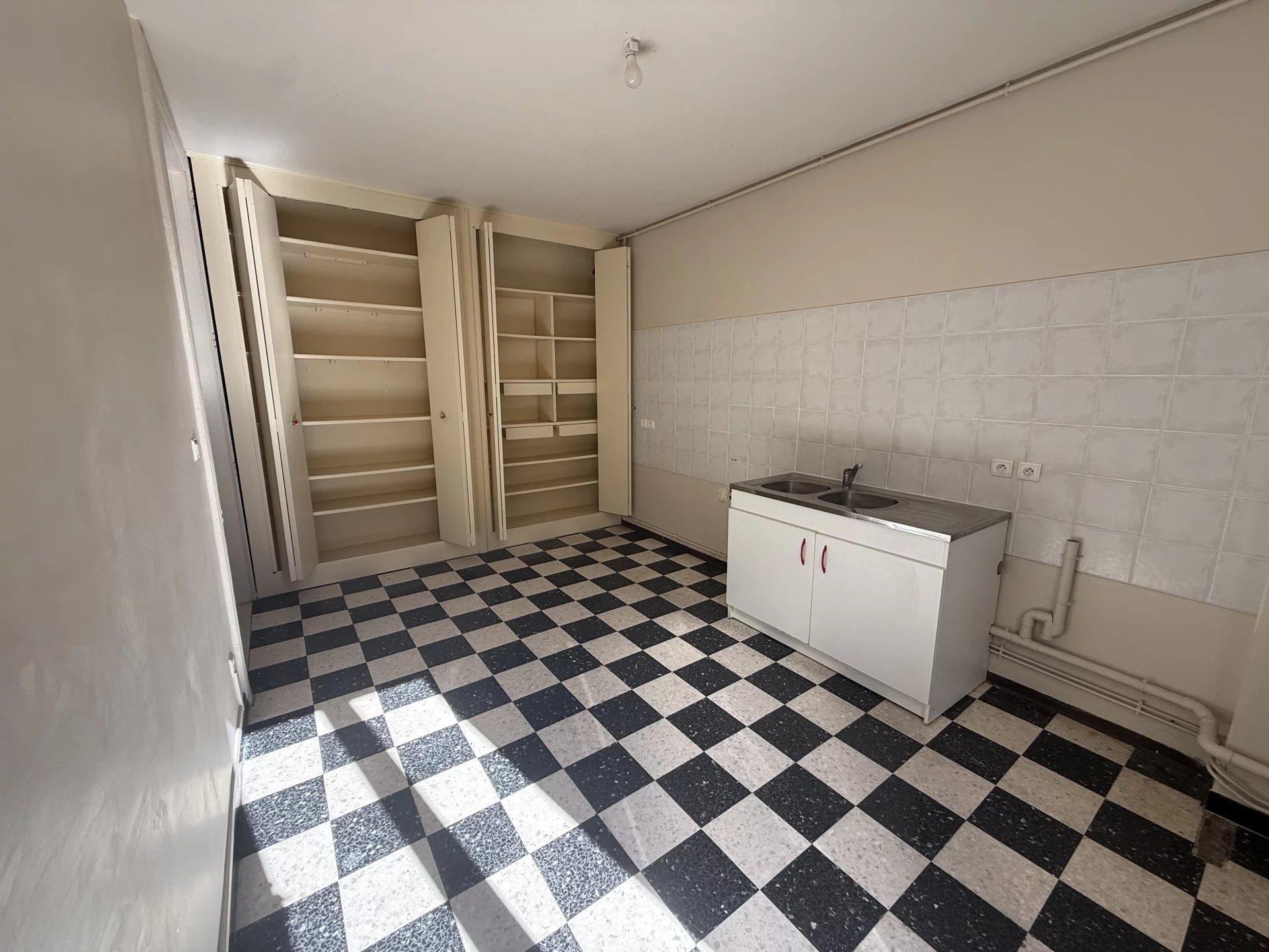 Appartement à louer, 90m², Lodève