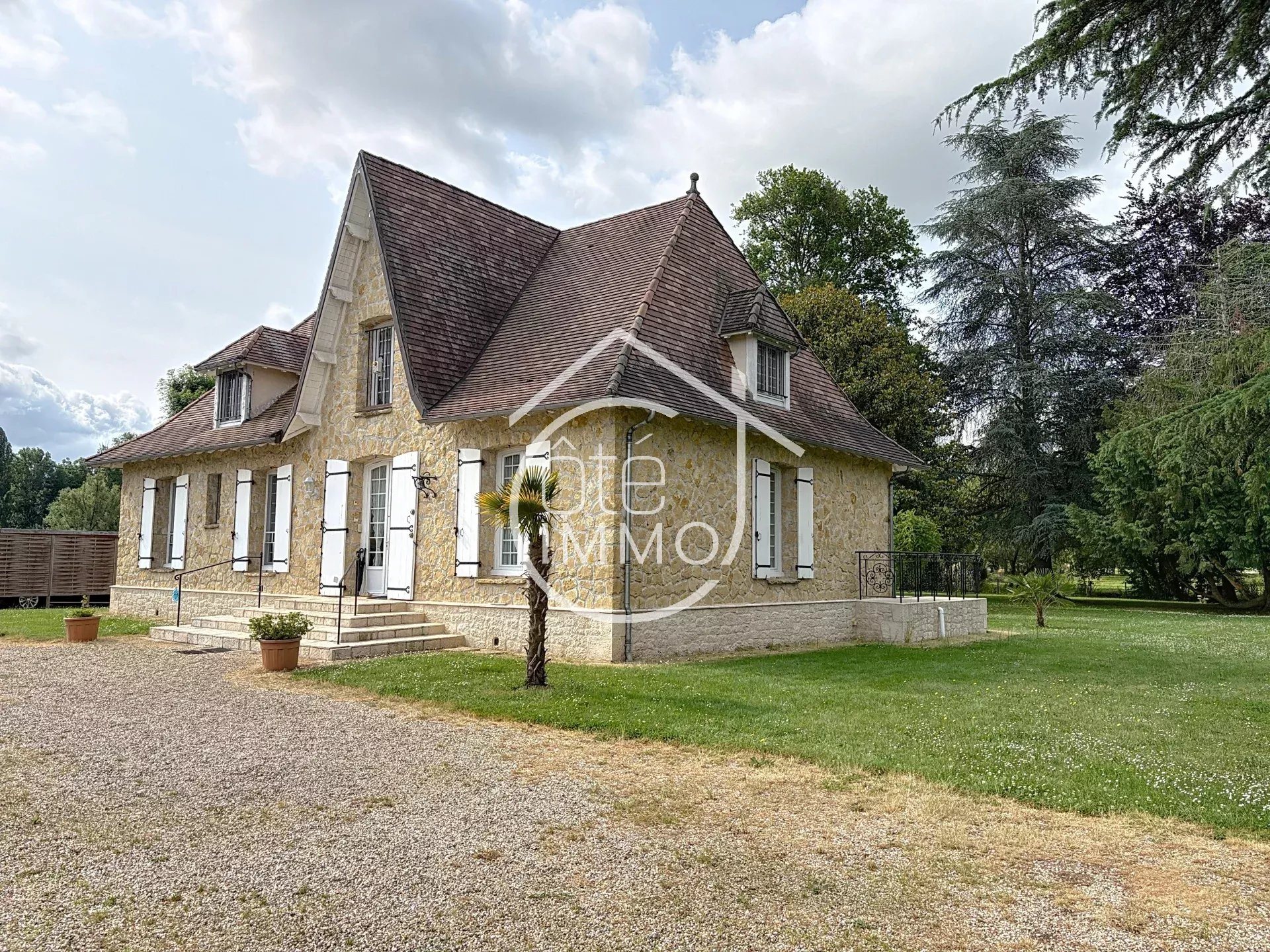 Maison à vendre, 207m², Pineuilh