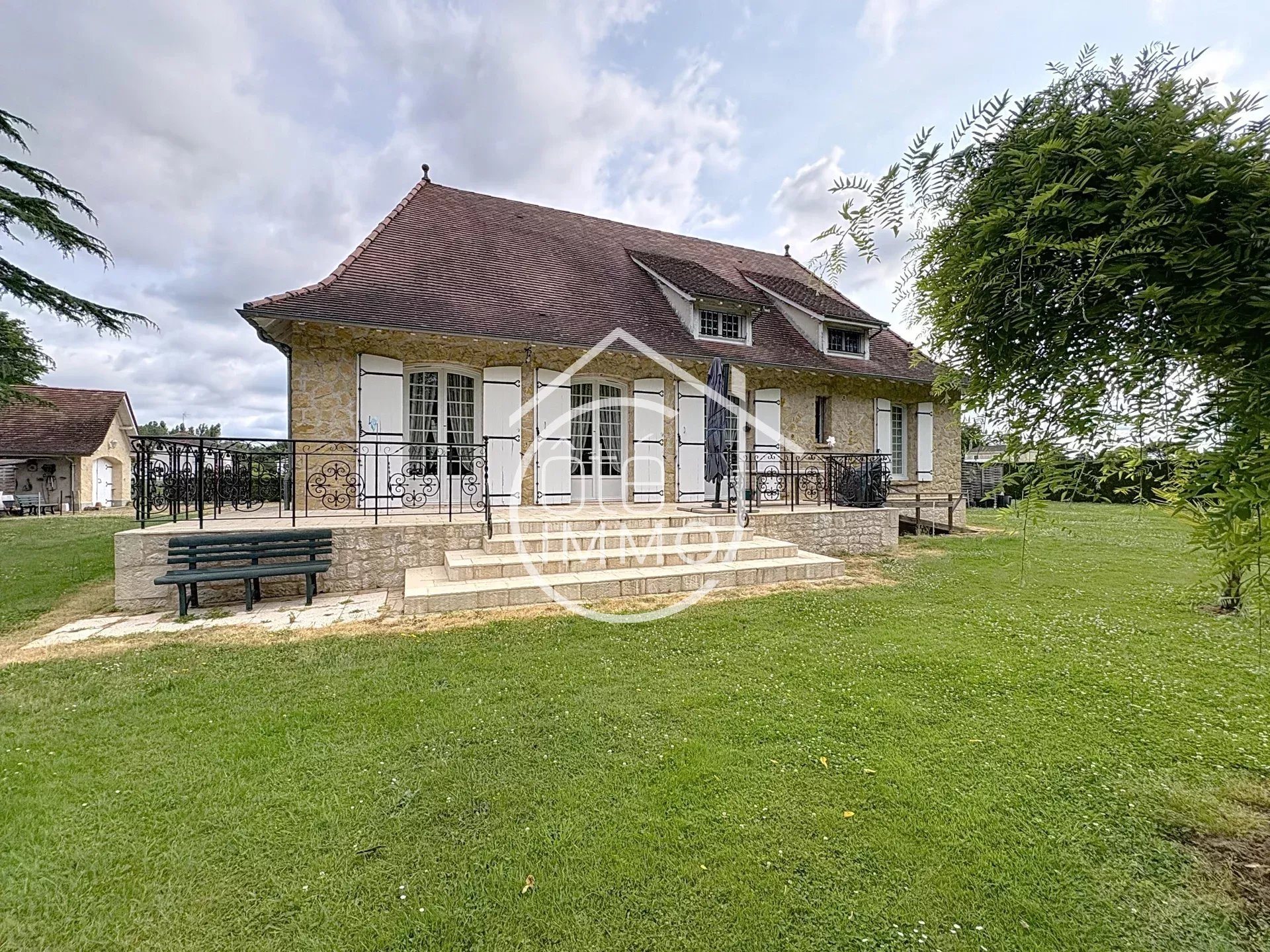 Maison à vendre, 207m², Pineuilh