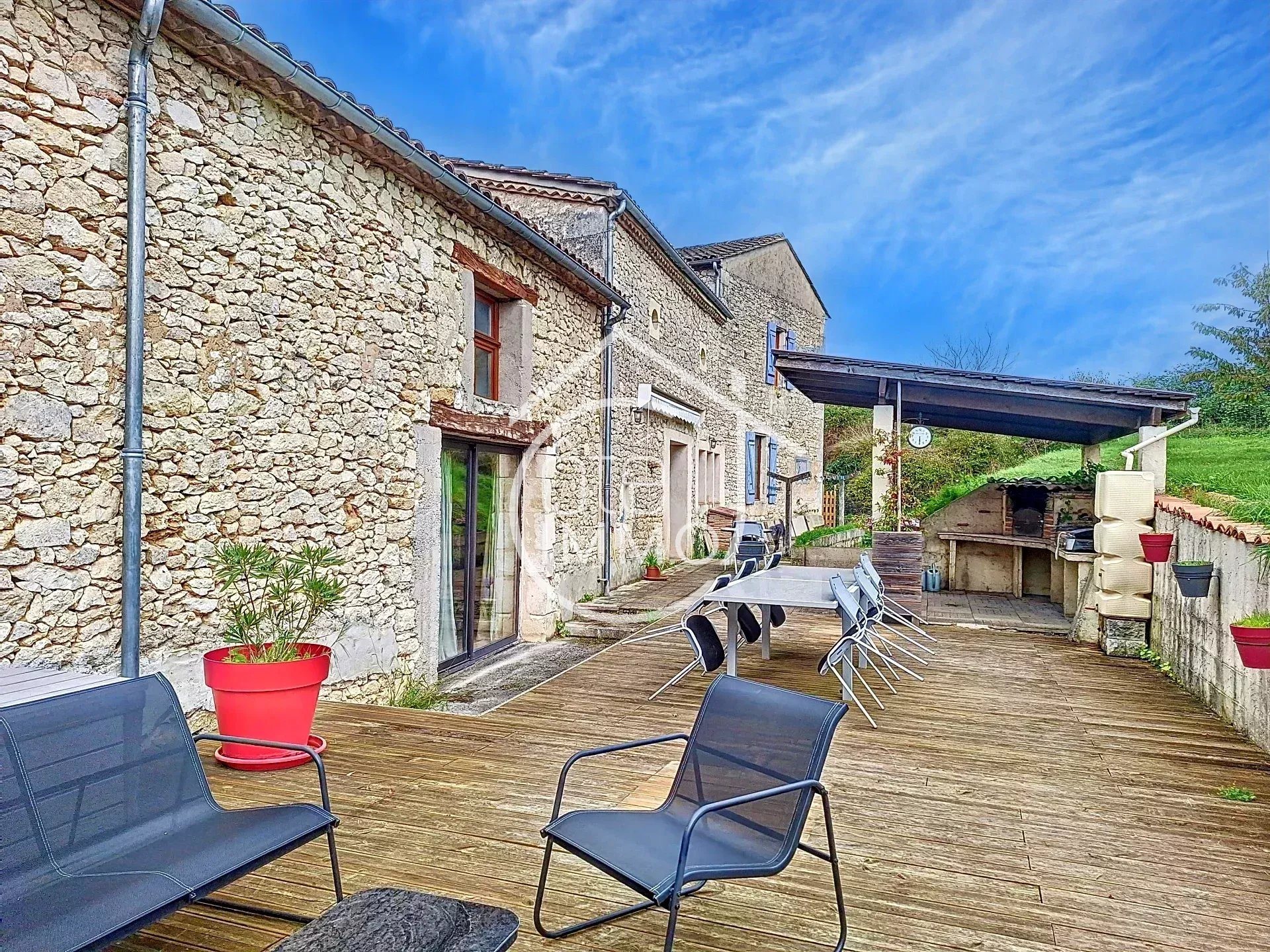 Maison à vendre, 385m², La Roquille