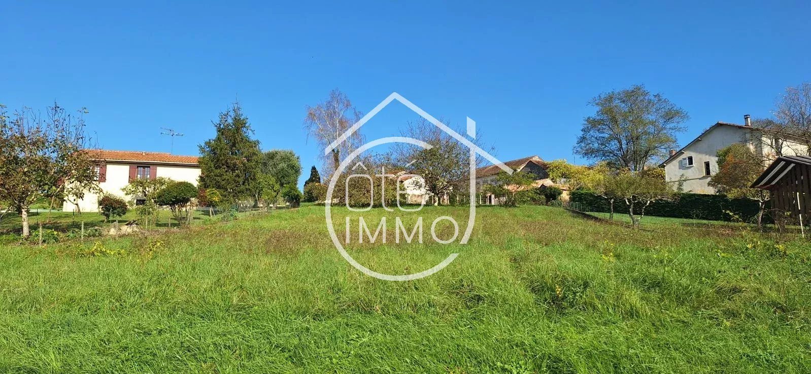 SAINT MÉARD DE GURÇON - Buildable land of 1,370 m² - Vue 5
