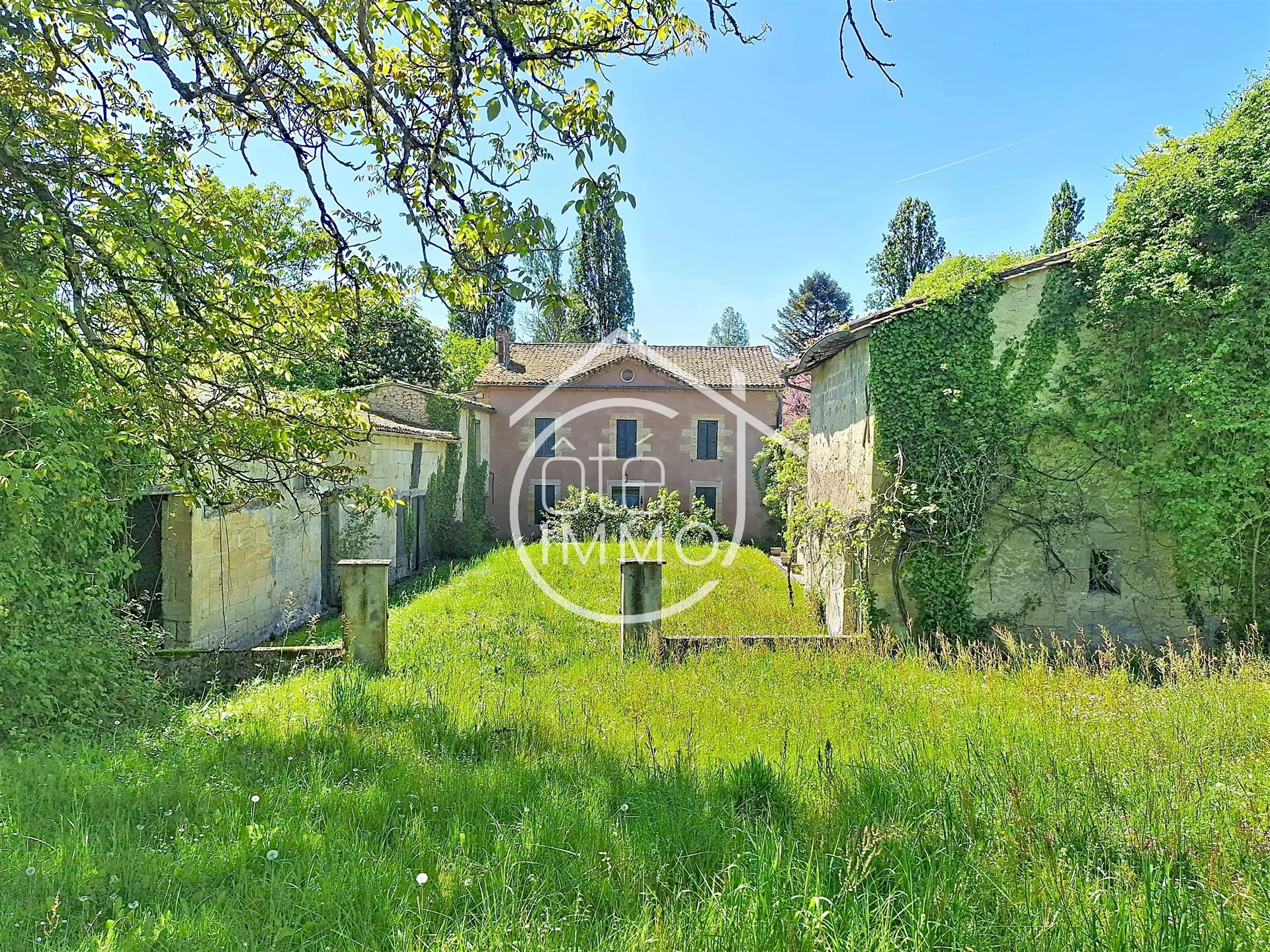 Maison à vendre, 271m², Villefranche-de-Lonchat