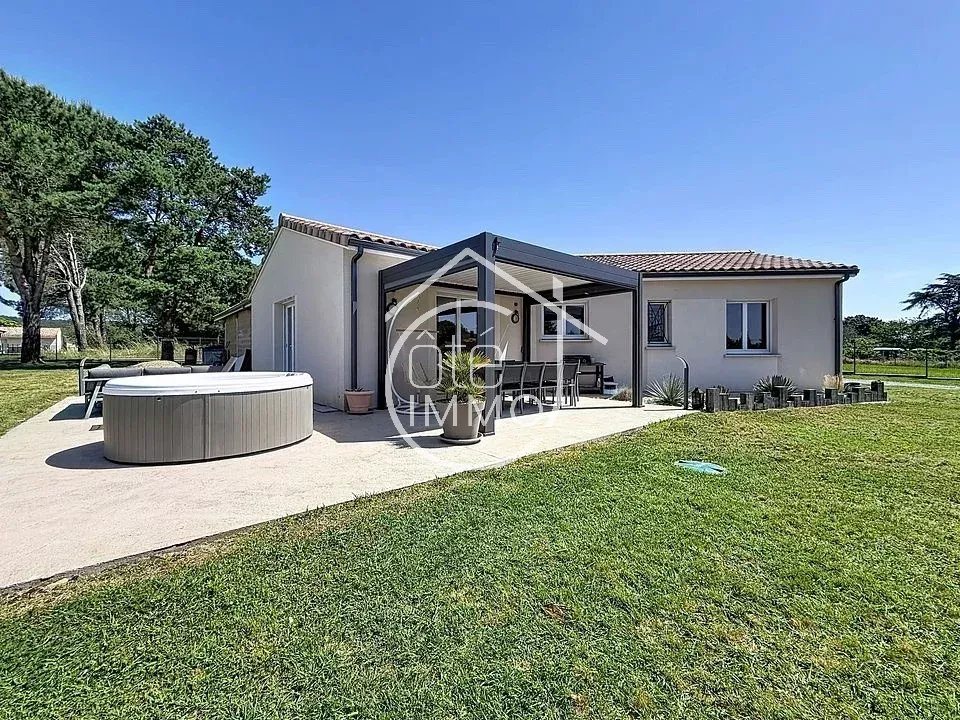 Maison à vendre, 95m², Lamothe-Montravel