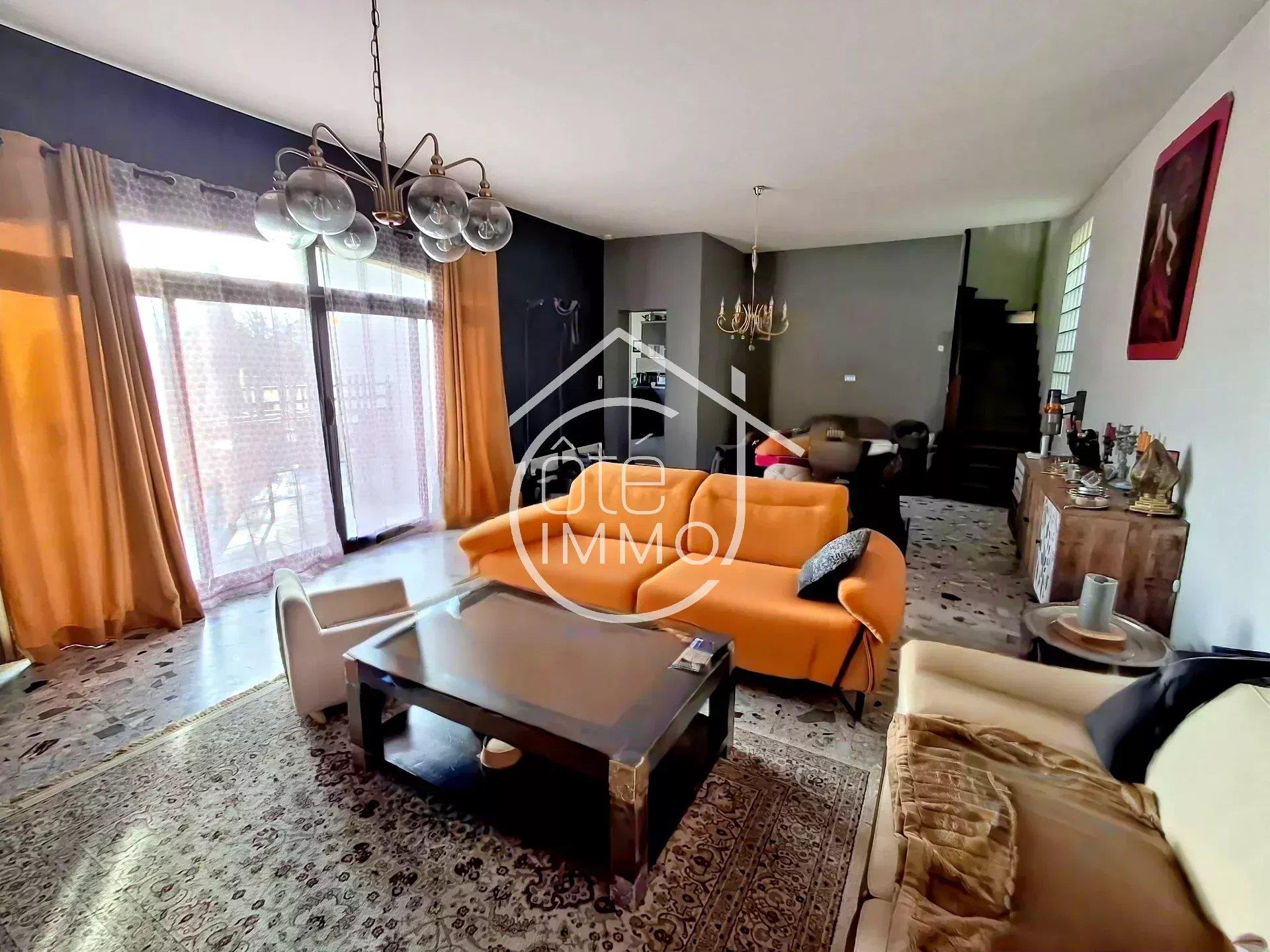 Maison à vendre, 243m², Creysse