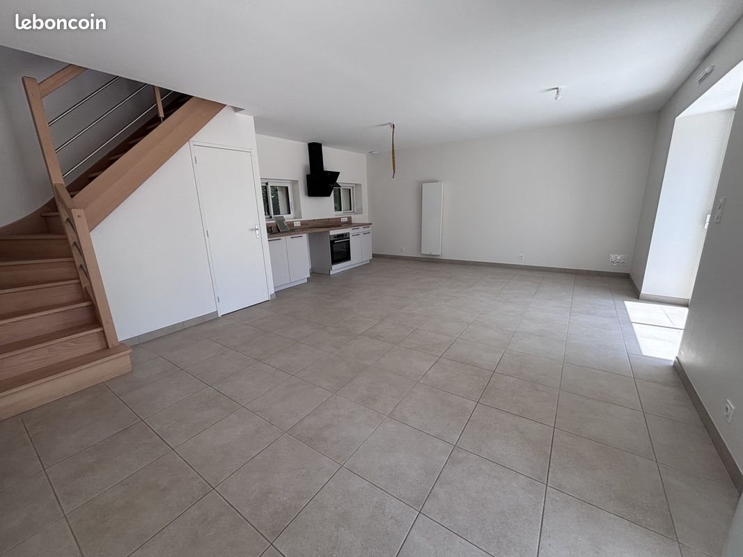 Maison à louer, 63m², Landujan