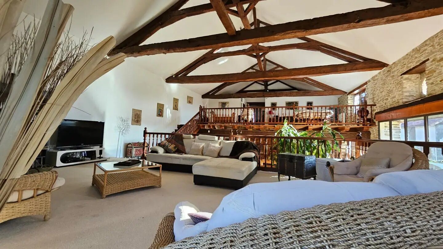 Maison à vendre, 340m², Saint-Yrieix-la-Perche