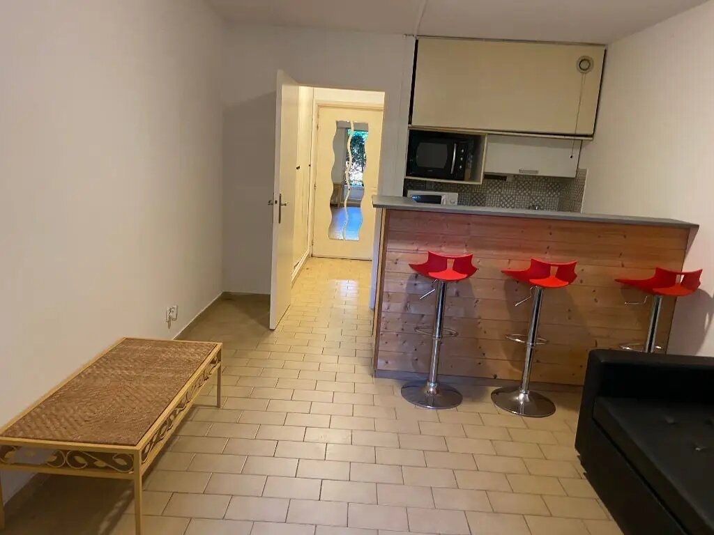 Appartement à louer, 21m², Vallauris