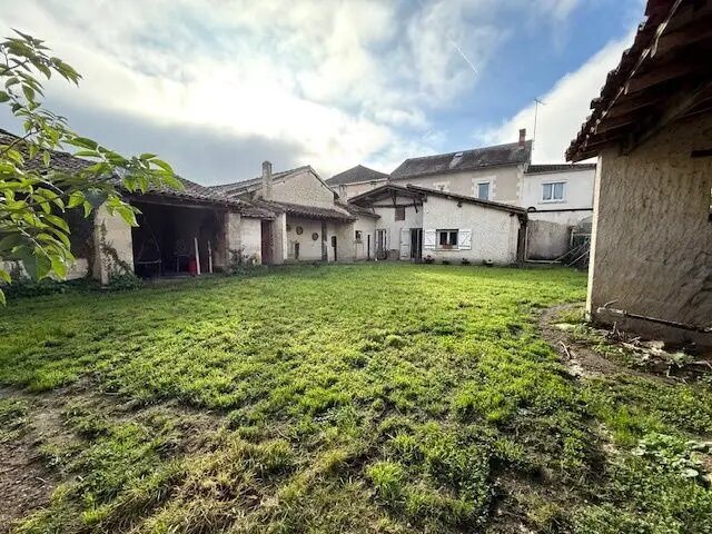 Maison à vendre, 286m², Saint-Aigulin