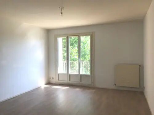 Appartement à louer, 70m², Marseilles-lès-Aubigny