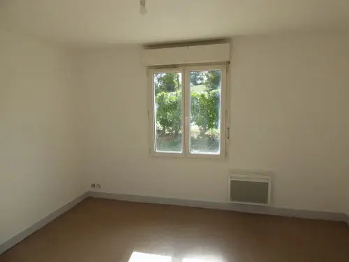 Maison à louer, 85m², Veaugues