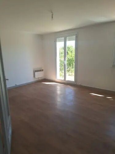 Maison à louer, 87m², Vallenay