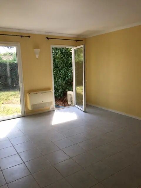 Appartement à louer, 35m², Lamothe-Montravel