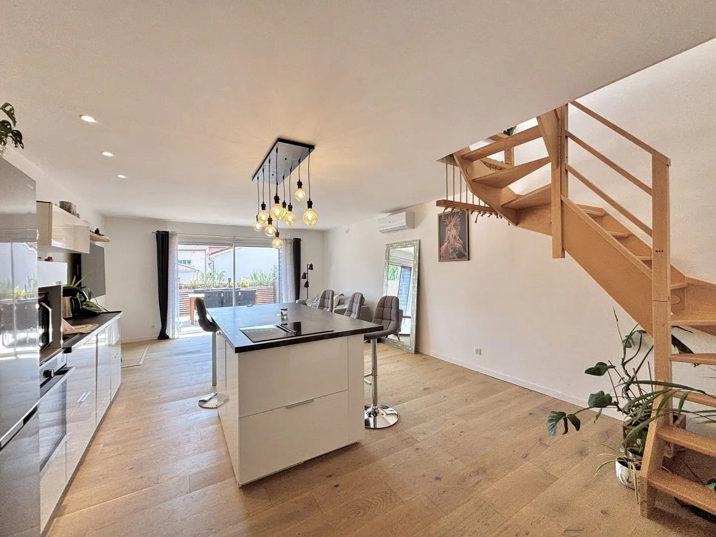 Maison à vendre, 95m², Pont-de-Chéruy