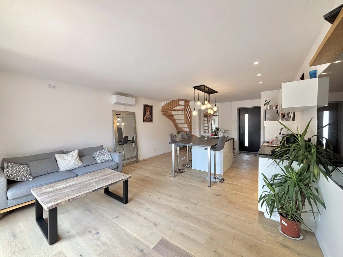 Maison à vendre, 95m², Pont-de-Chéruy