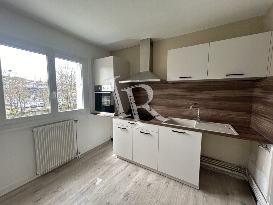Appartement à louer, 85m², Brives-Charensac