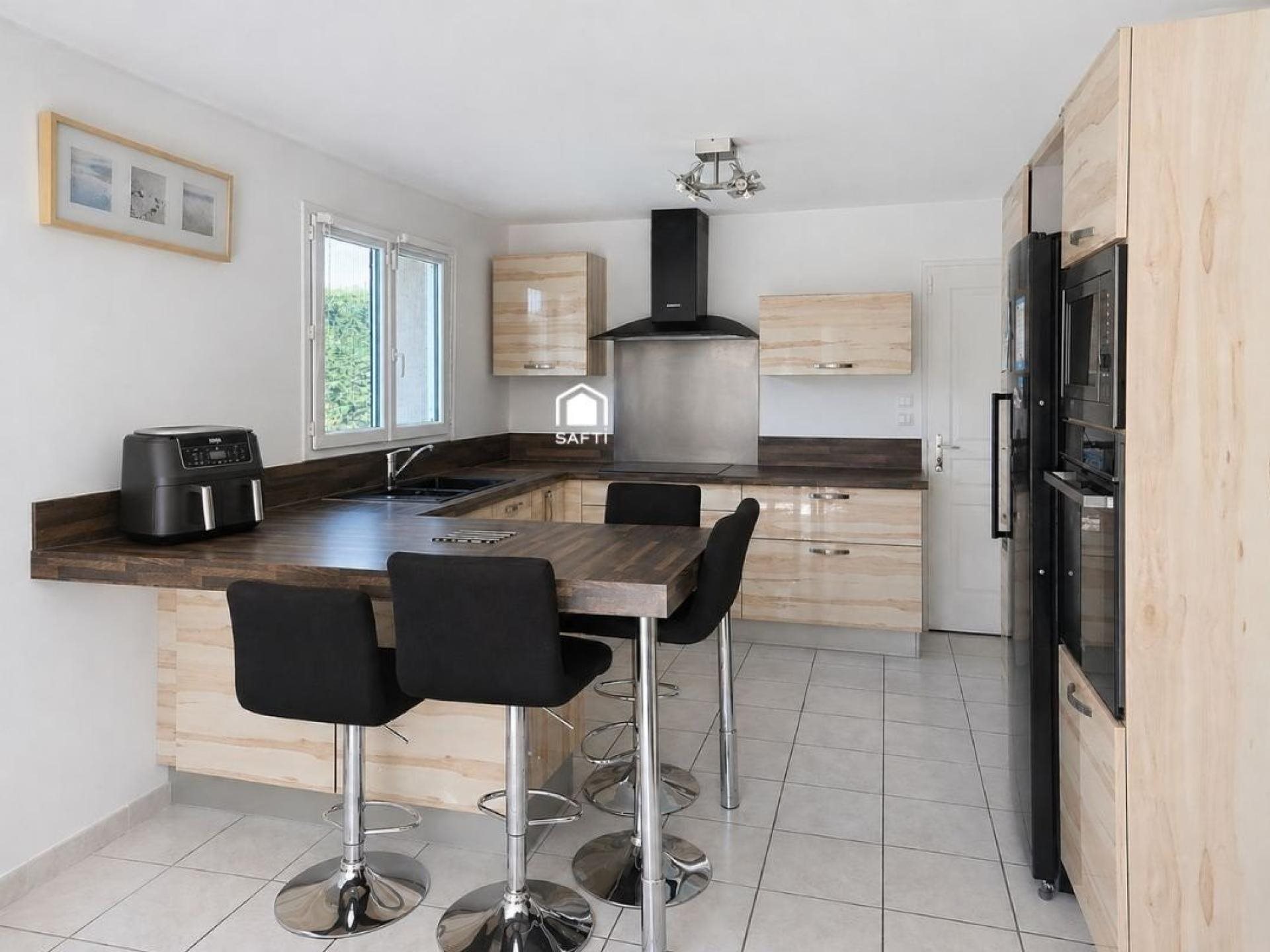 Maison à vendre, 114m², Meyrié