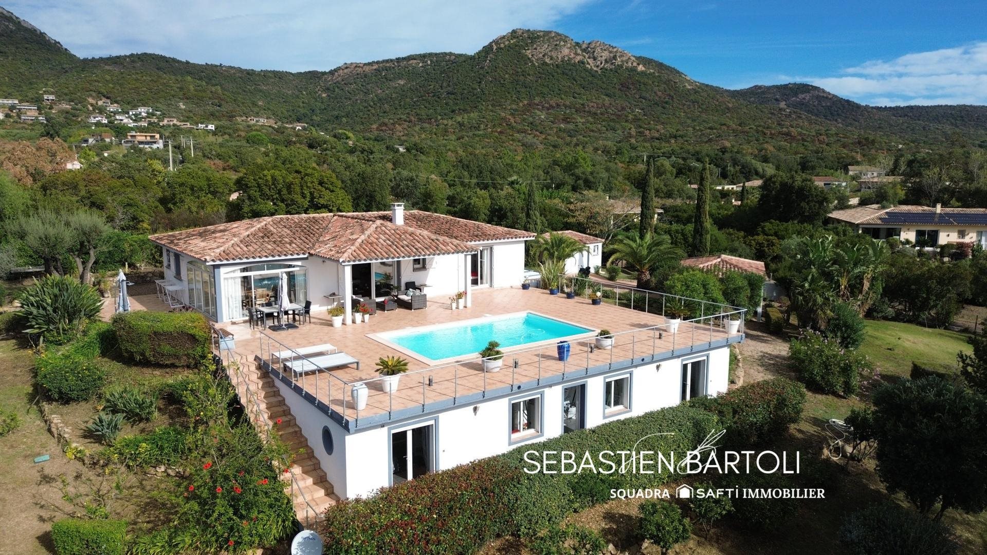 Maison à vendre, 192m², Sainte-Lucie de Porto-Vecchio